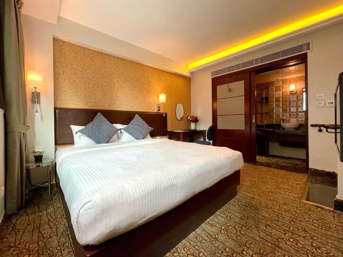Lander Grand Hotel Hongkong Exteriör bild